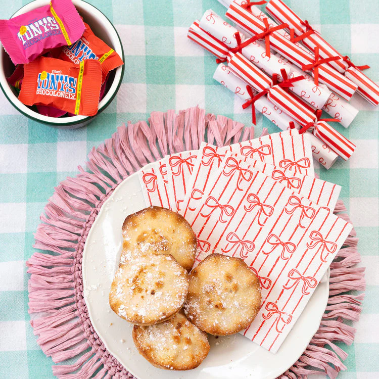 Talking Tables - Candy Christmas Saucer Crackers - Image 2